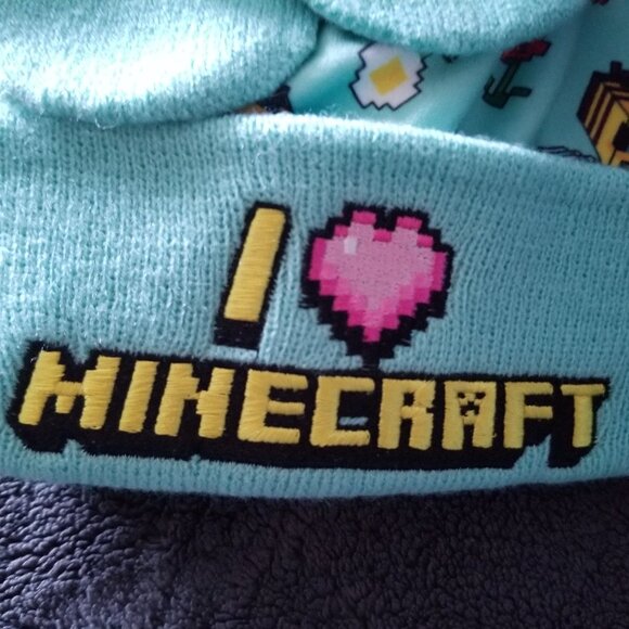 Minecraft Bee Kid's Hat & Glove Set (Beanie / Toque) - Picture 3 of 5